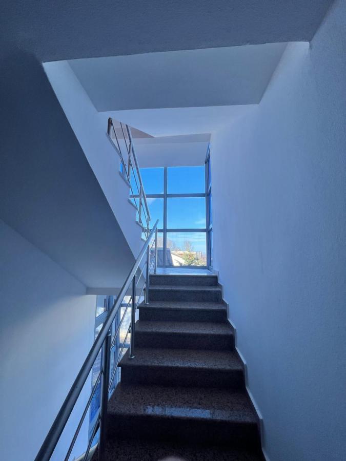 Kamberi Hotel & Apartments 2 Velipojë Екстериор снимка