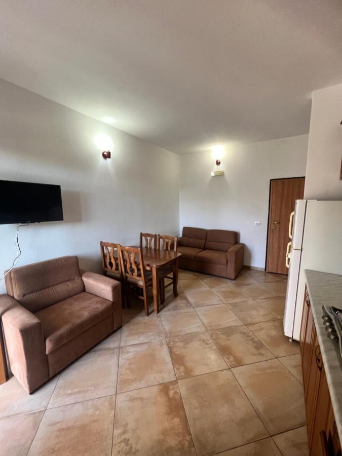Kamberi Hotel & Apartments 2 Velipojë Екстериор снимка