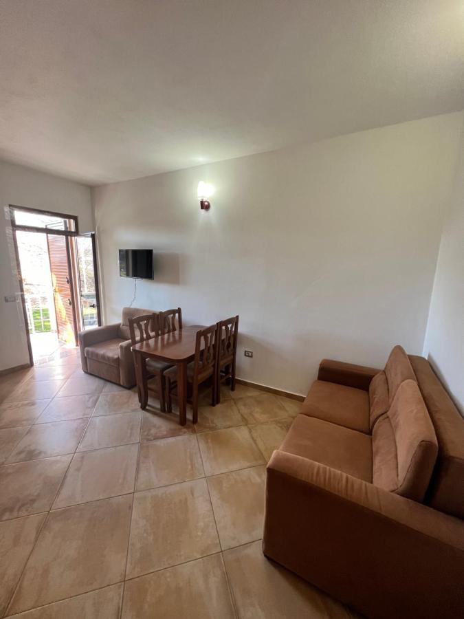 Kamberi Hotel & Apartments 2 Velipojë Екстериор снимка