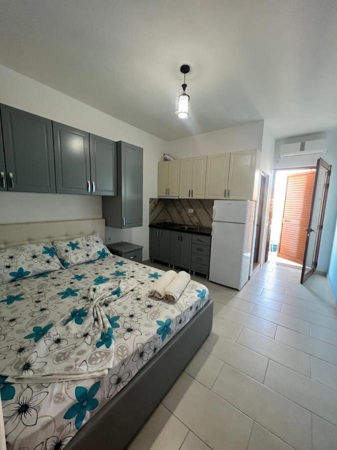 Kamberi Hotel & Apartments 2 Velipojë Екстериор снимка